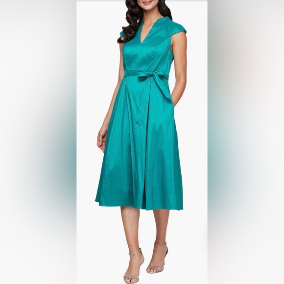 Alex Evenings Dresses & Skirts - Alex Evenings Stretch Taggeta Cocktail Dress Size 8 Hot Teal